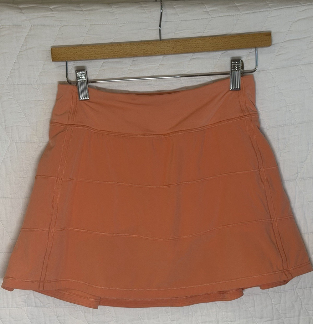 Lululemon Women’s Size 2 Warm Coral Pace Rival Mid Rise Skirt W/Liner